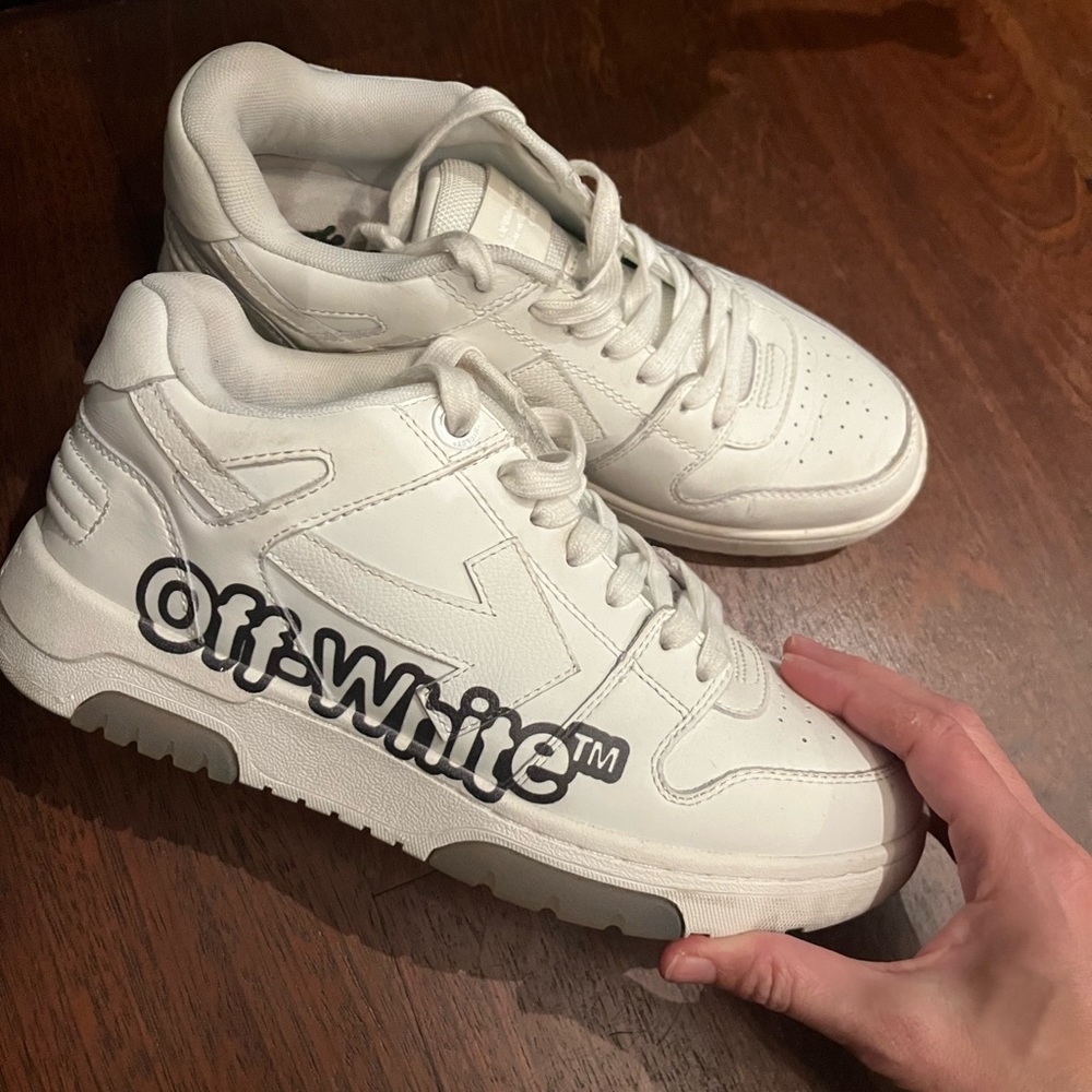 Designer sneaker